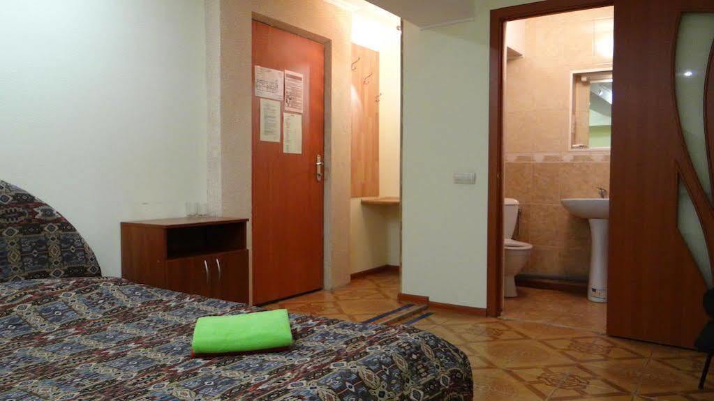 Hotel Desna Kut Kyiv Exterior photo